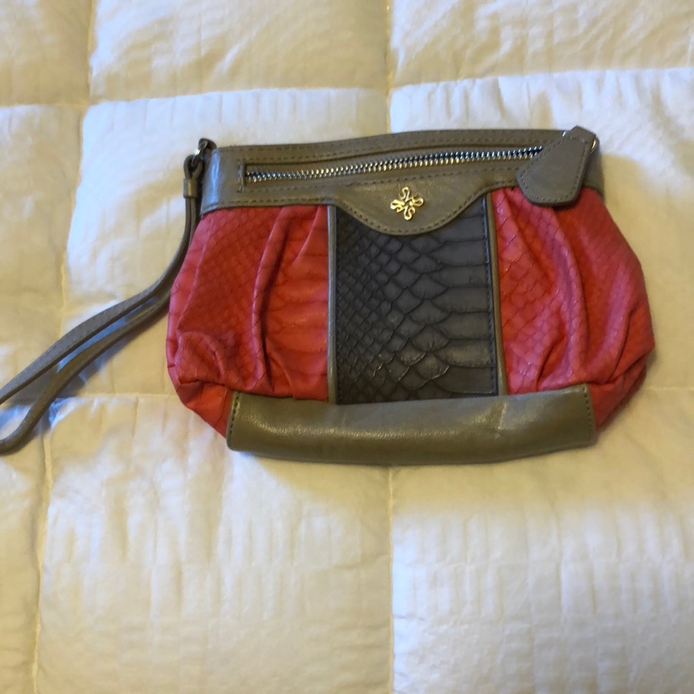 Simply Vera clutch